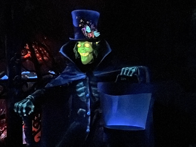 Hatbox Ghost in Haunted Mansion