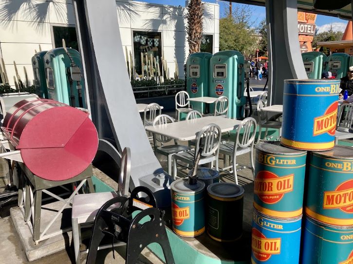 Flo's V-8 Cars Land