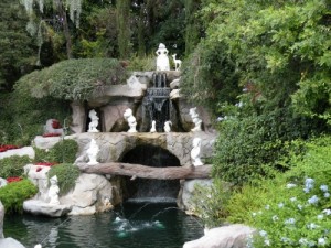 Snow White's Grotto in Disneyland