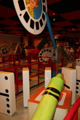 Queue of Toy Story Mania