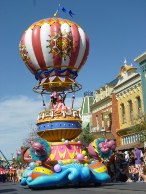 Festival of Fantasy Parade Mickey Minnie Float (4)