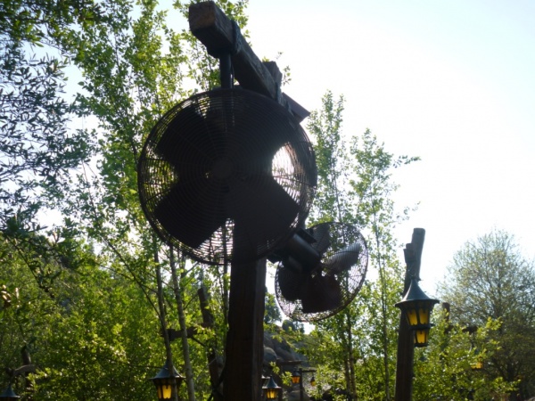 Seven Dwarfs Mine Train queue (15)