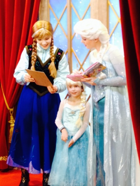 Anna and Elsa at Norway - Epcot