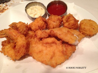 Fulton's Crab House Seafood Combination Platter