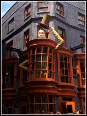 Entrance to Weasley's Wizard Wheezes