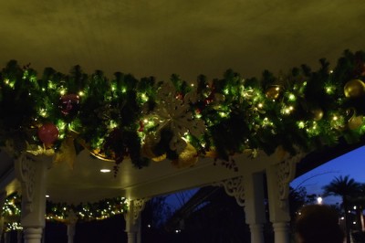 tim 1210 christmas resort gf garland