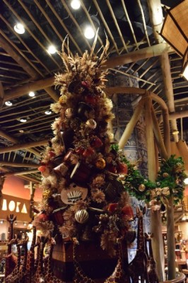 tim 1210 christmas resort gift shop tree
