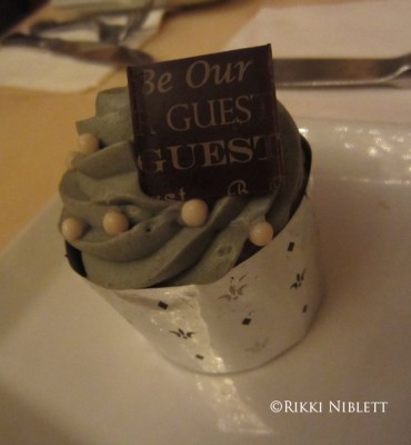 Be Our Guest Master's Cupcake