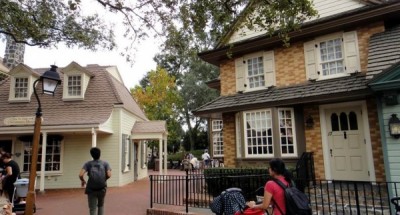 The liberty Square location is behind the Ye Olde Christmas Shoppe. This photo is taken in Liberty Square with the Liberty Bell and the river behind us. Walk through the alleyway and turn to the left.