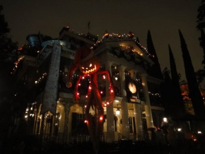 Haunted Mansion Holiday (12)