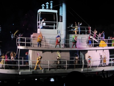 MFL Fantasmic Boat