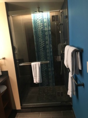 Poly studio villa walkin shower