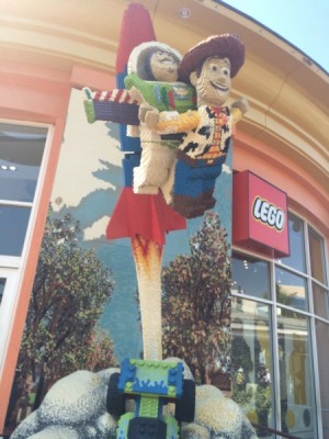 Lego store hot sale downtown disneyland