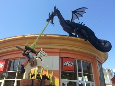 Lego Store dragon