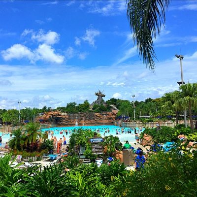 typhoon-lagoon-surf-pool