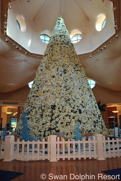 walt-disney-world-swan-and-dolphin-christmas-tree