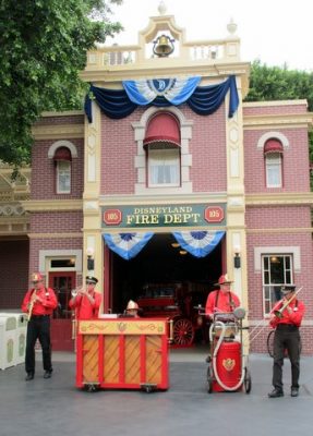 Main Street entertainment at Disneyland