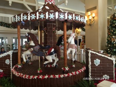 gingerbread-display-beach-club