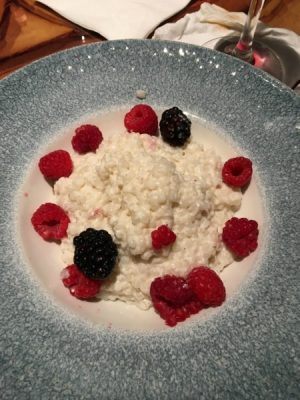 Disney World with food allergies, food allergy friendly dessert Disney World with food allergies, food allergy friendly dessert