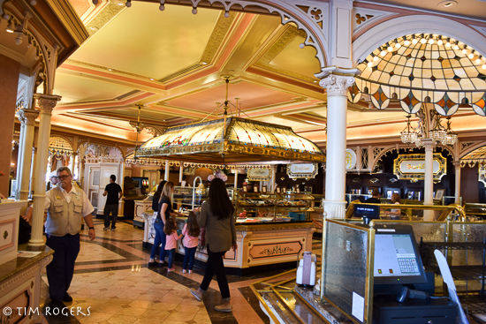 Character Overload at Disneyland's Plaza Inn | Disneyland Resort