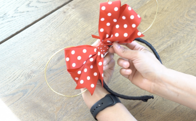 DIY Mickey Wire Ears Bow Securing