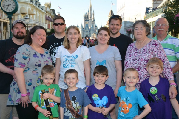 How to Travel to Disney World with a Large Group