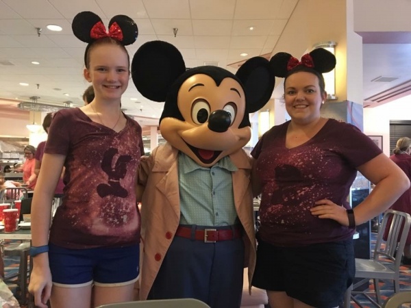 DIY Disney Silhouette Shirts DIY Disney Silhouette Shirts
