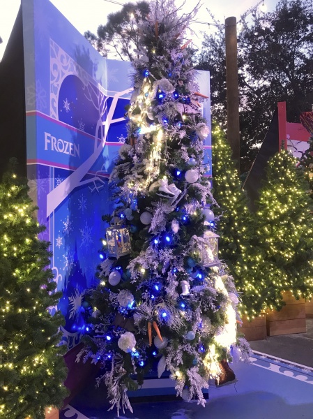 Christmas tree themed to Frozen