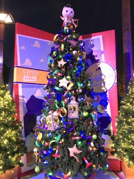 Christmas tree themed to Toy Story