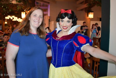 Snow White at Storybook Dining