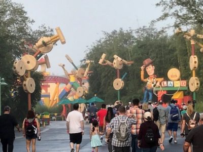 Early Morning Magic Toy Story land crowd | Introverts