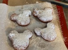 Making Mickey Beignets