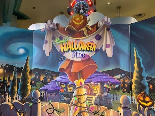 Minnie's Halloween Dine