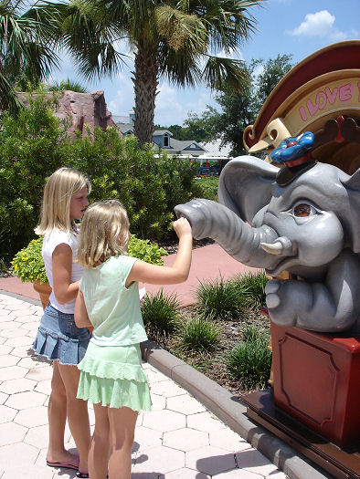 eGive Kids The World Village Photo lephant trashcan