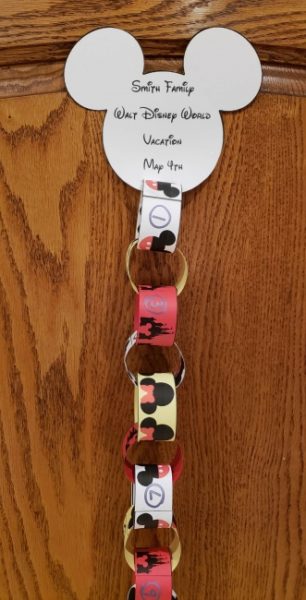 DIY Disney Countdown Chain for your next vacation