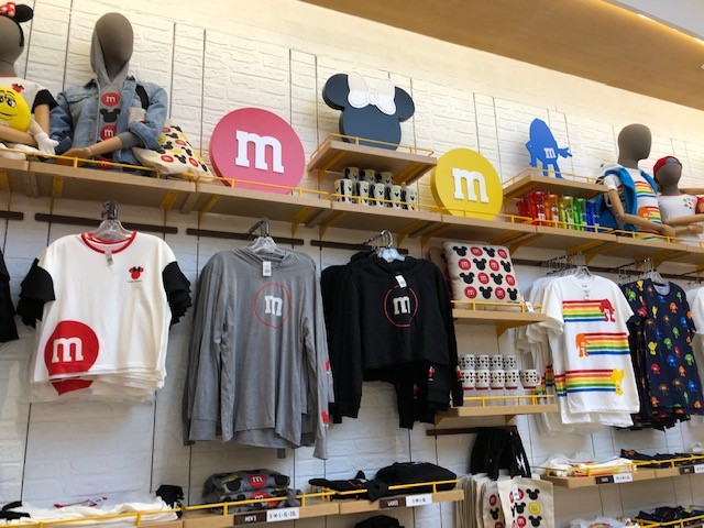 Creating Personalized M&Ms at the M&M Store at Disney Springs 