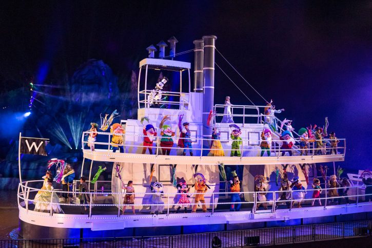 Fantasmic returns