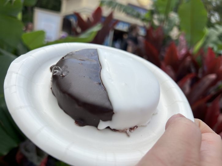 Black and White Cookie - EPCOT Festival of the Holidays Holiday Kitchen