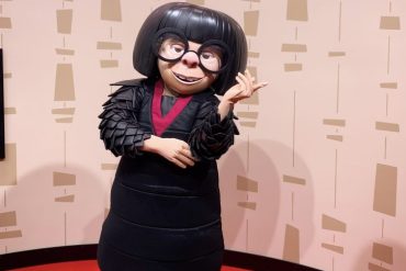 Edna Mode Meet and Greet in Pixar Place