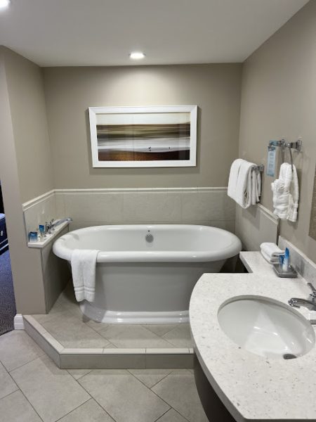Beach Club Villa Bathtub