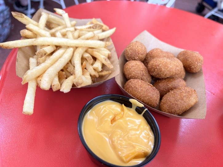 Casey's Corner | Best Traditional Lunch and Dinner at Disney