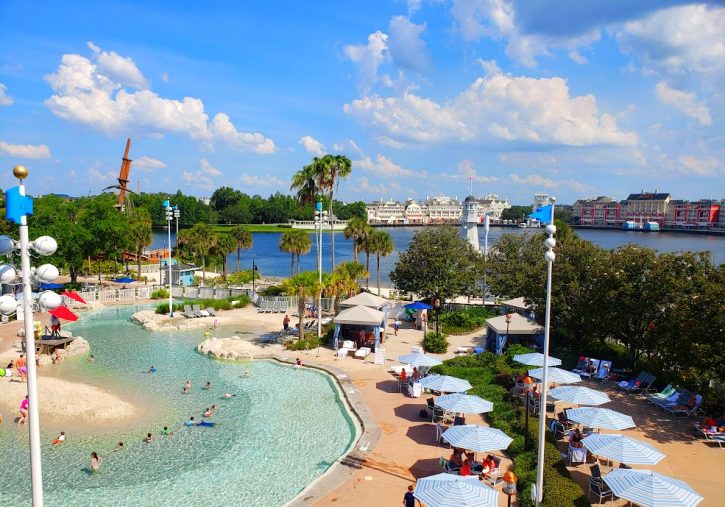 Yacht Club Pool