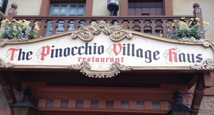 Pinocchio Village Haus Magic Kingdom