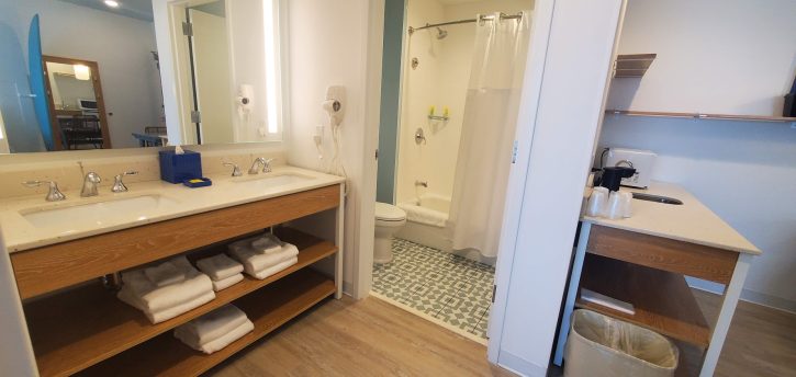 Dockside Inn and Suites