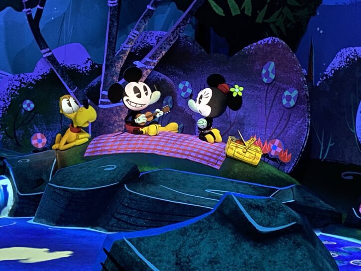 Rope Drop Mickey and Minnie's Runaway Railway