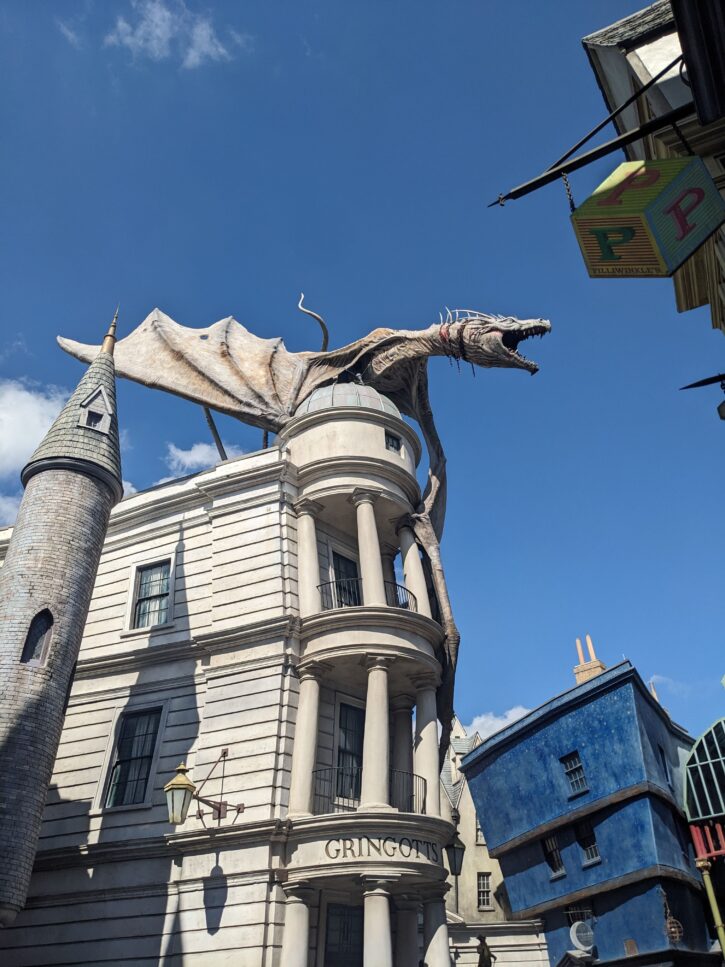 Universal Orlando Resort Gringotts Dragon